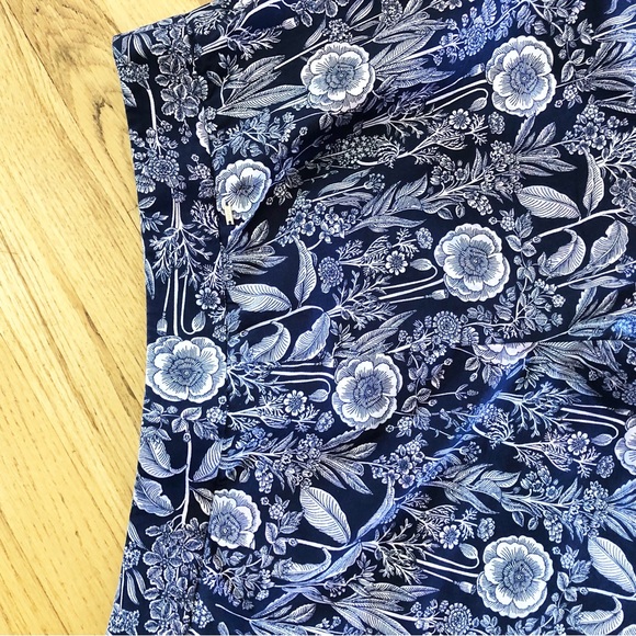 Tommy Hilfiger Casual Floral Pant Size: Large 37” waist - Picture 2 of 6